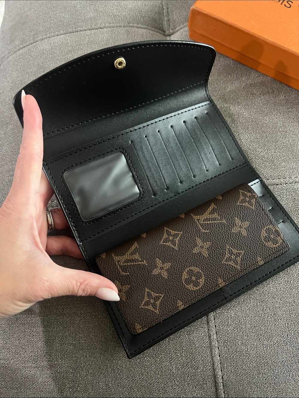 Monogram Canvas Wallet - Brown - Picture 2 of 4